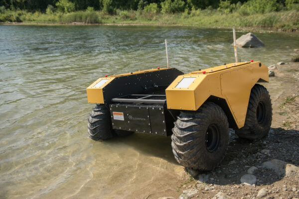 Robot plateforme mobile terrestre autonome Warthog Clearpath