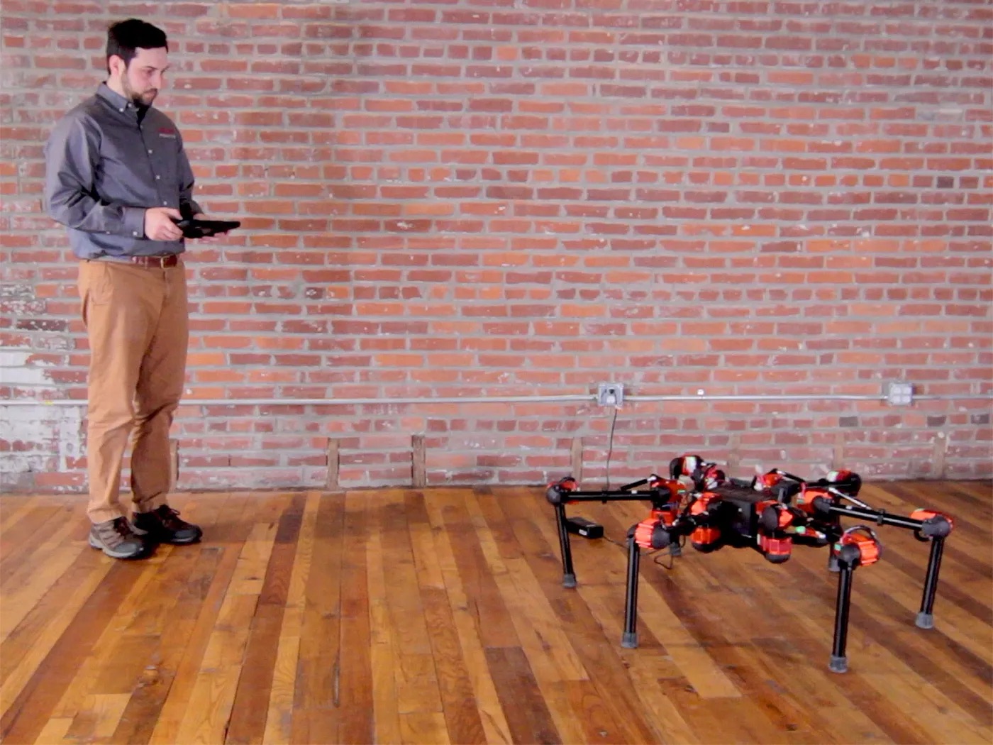 Robot Leobotics - Robot Recherche Daisy 18 Dof Hexapod Hebi Robotics 1