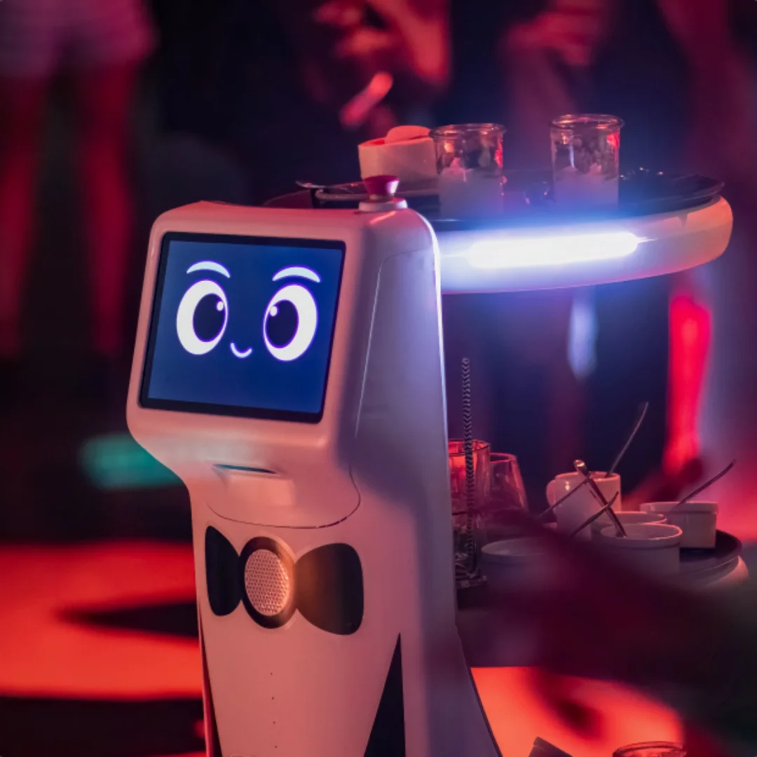 Robot de service restauration et service à table Plato Aldebaran United robotics group - Image 2