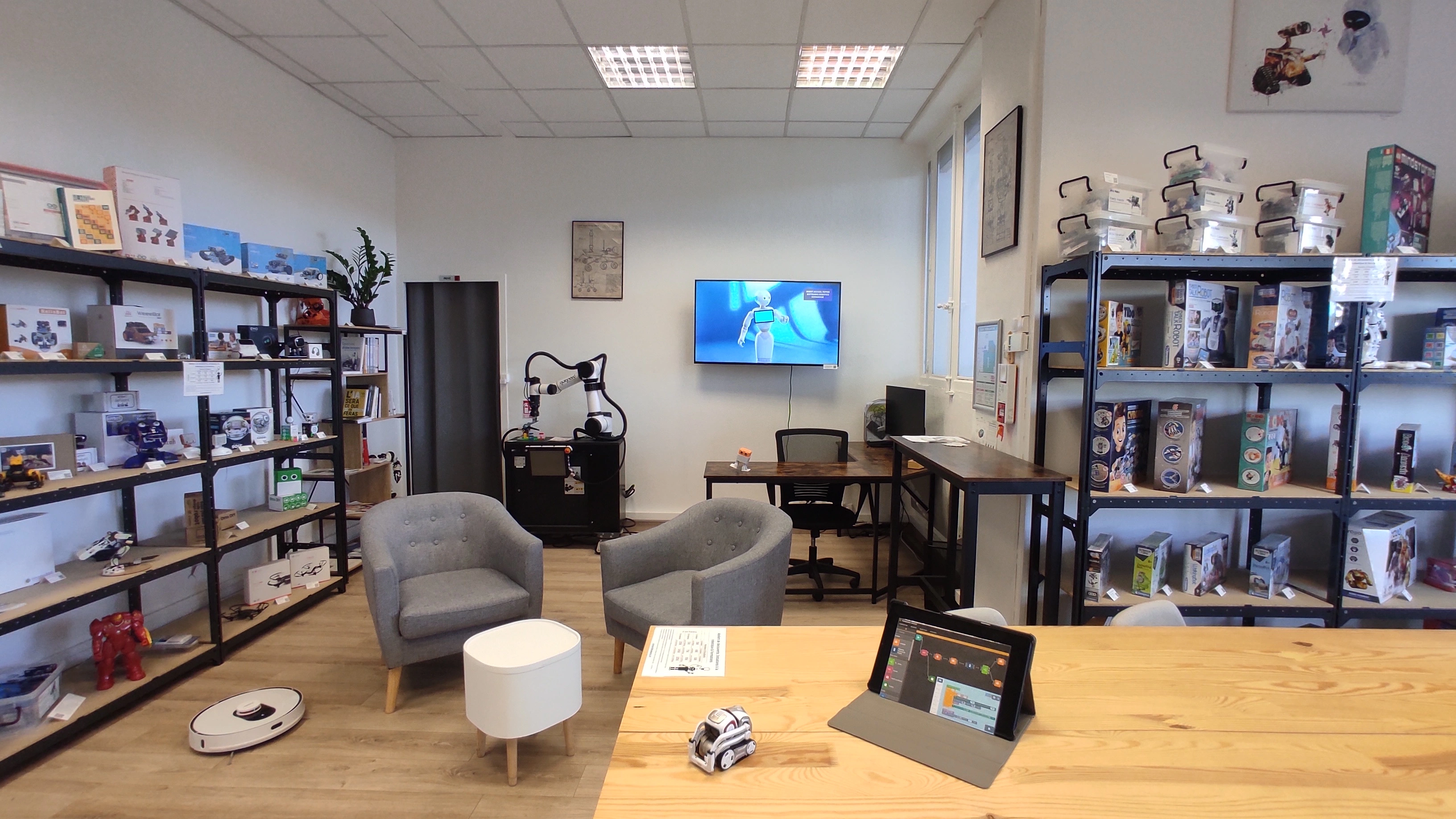 Magasin Leobotics - robots en exposition