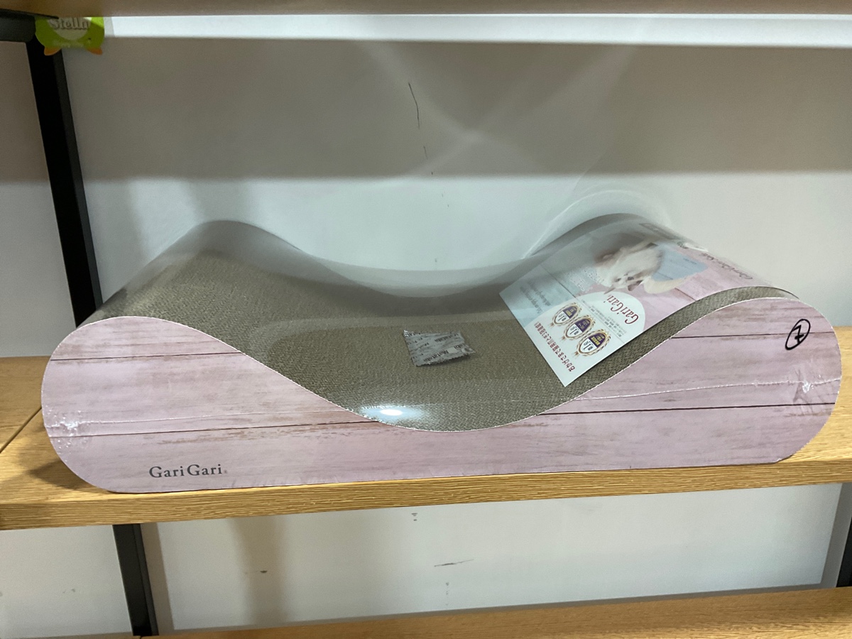 粉紅色枕頭貓爪板