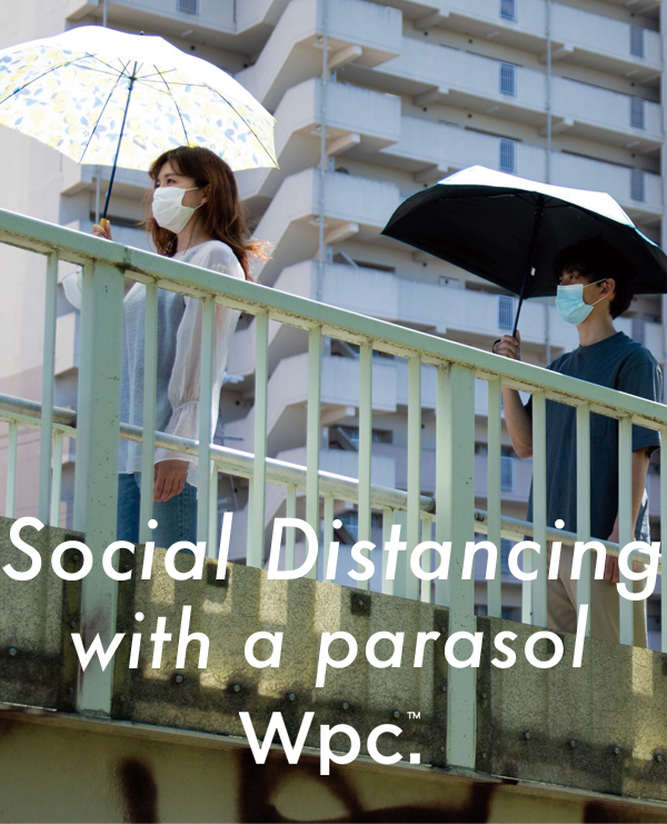 日傘が作る社会的距離「Social Distancing with a parasol」by Wpc.™