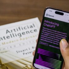 ChatGPT é o chatbot de inteligência artificial da OpenAI