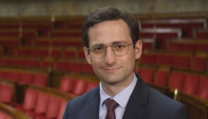 Deputado francês Vincent Trébuchet.