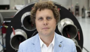 CEO conta como desenvolveu empresa aeroespacial de US$ 12 bilhões sem diploma