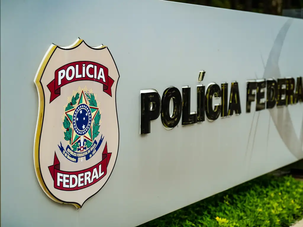 PF liga Banco BMP a facções criminosas; esquema de lavagem de dinheiro pode chegar a R$ 25 bi