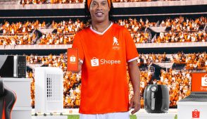 Ronaldinho Gaúcho é o novo embaixador da Shopee para o Dia do Consumidor