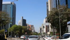 Trânsito da avenida Brigadeiro Faria Lima, em Pinheiros.