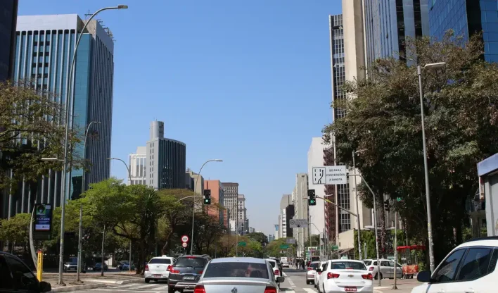 Trânsito da avenida Brigadeiro Faria Lima, em Pinheiros.