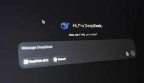 DeepSeek é um modelo de IA avançado desenvolvido na China com baixo custo.