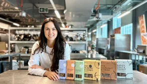 A empresa de Chloe Stewart, Nibs etc., produz alimentos a partir de ingredientes "reutilizados"