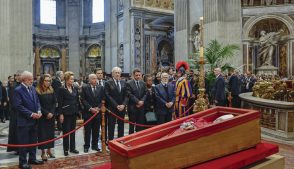 Lula durante o funeral do Papa Francisco.