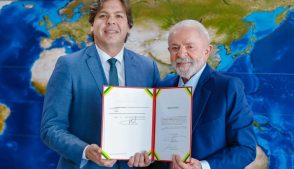 O novo ministro, Frederico de Siqueira Filho, ao lado do presidente Lula.