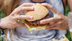 Cramer apontou que a margem de lucro por restaurante foi um destaque positivo, já que superou as expectativas.