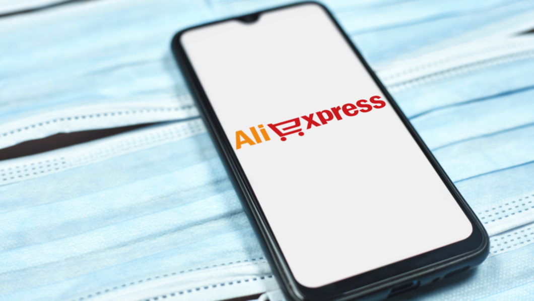União Europeia multa AliExpress em R$ 3,2 bilhões por venda de produtos proibidos e falsificados no bloco