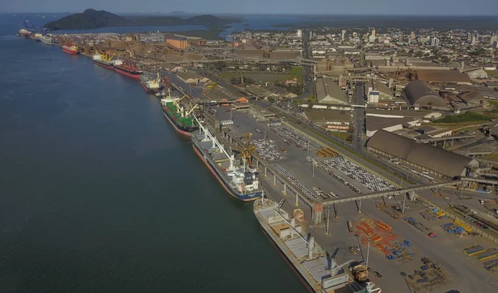 Porto de Paranaguá (PR).