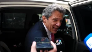 Haddad falou com a imprensa após entrevista com uma emissora de rádio em São Paulo. Ao Times Brasil - Licenciado Exclusivo CNBC, o ministro da Fazenda mostrou boas expectativas nas negociações com os EUA.