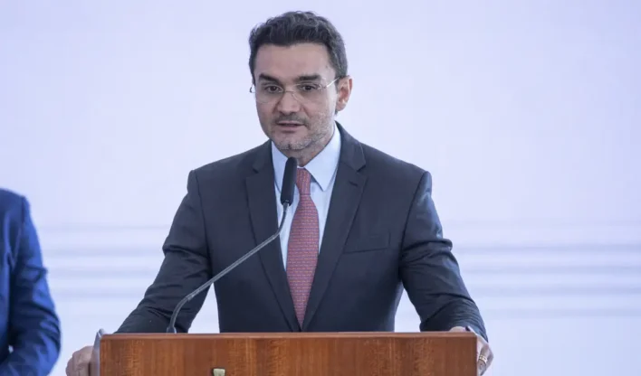 Ministro do Turismo Celso Sabino.