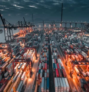 Exportadores enfrentam novos desafios diante do tarifaço imposto pelos EUA.