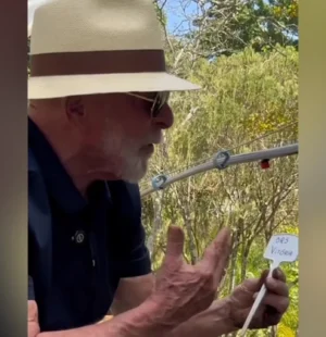 Presidente Lula planta Uva no Palácio da Alvorada