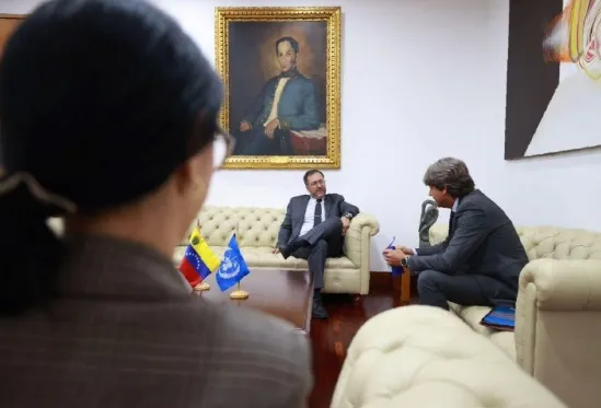 O ministro das Relações Exteriores da Venezuela, Yván Gil, anunciou na terça-feira (26) que se reuniu com Gianluca Rampolla, Coordenador Residente da ONU no país.