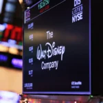 Lucro da Disney cresce em streaming e parques, compensando queda na TV tradicional