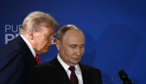 Trump e Putin logo após reunião no Alasca.