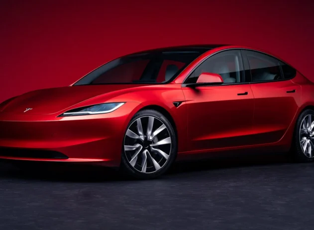 5 modelos de carros que precisaram mudar de nome, entre eles, o Tesla Model 3. Imagem: divulgação/Tesla.