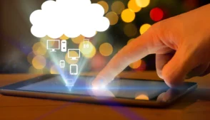 Nuvem saindo de celular