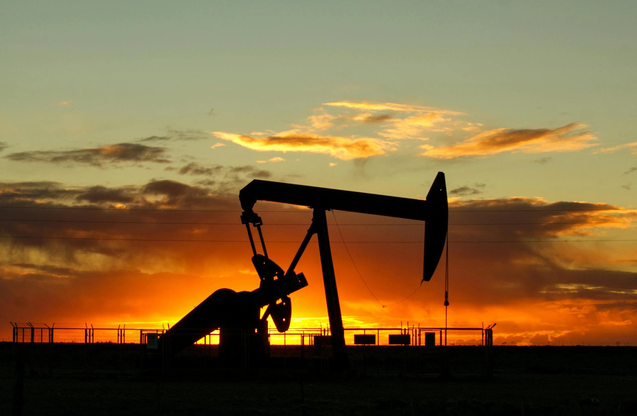 Retomada da guerra entre EUA e Irã impulsiona petróleo dos EUA ao maior valor do mês