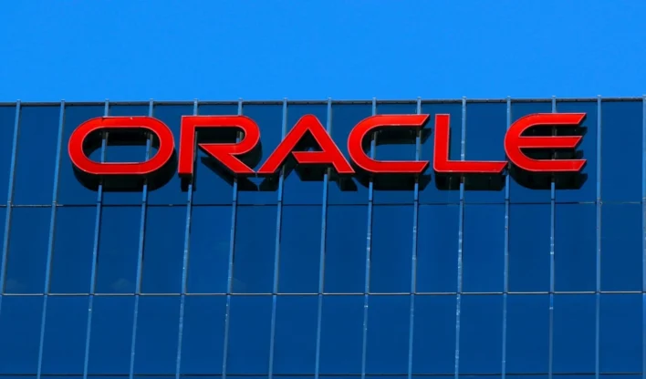 Fachada do prédio da Oracle. "Investimento pesado em IA faz ações da Oracle recuarem e gera cautela entre investidores." Foto: divulgação/Oracle.