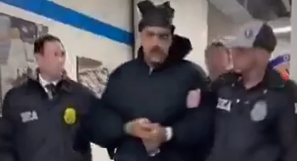 Vídeo mostra Maduro algemado na sede da agência antidrogas de Nova York, nos EUA