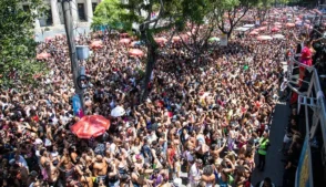 Carnaval impulsiona turismo doméstico e aquece buscas por hospedagem em destinos brasileiros