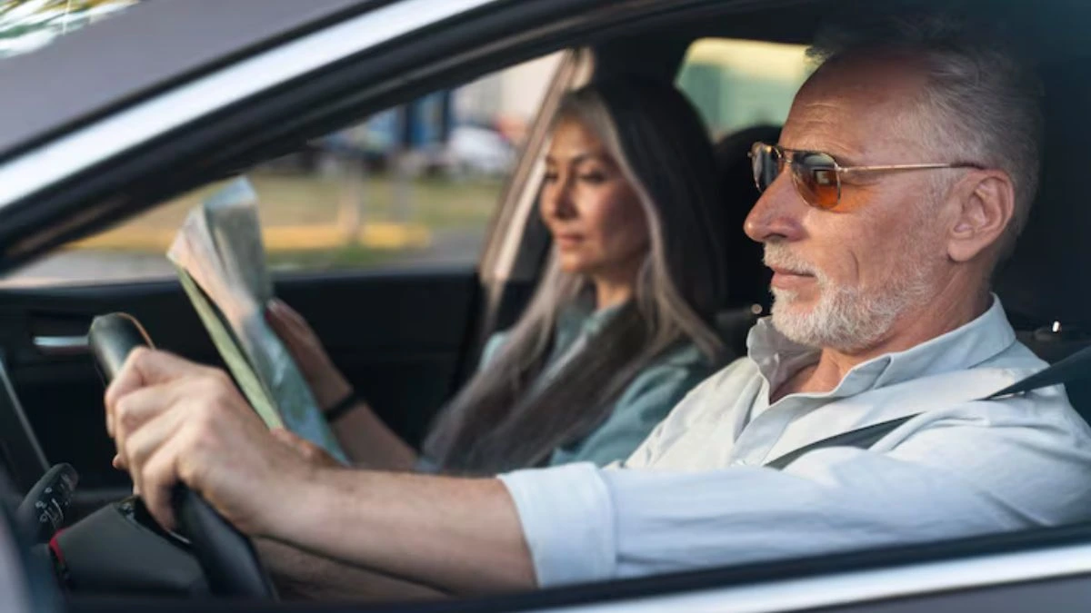 Renovação automática e gratuita da CNH vale para idosos? Entenda as regras