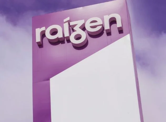 Totem com logo da Raízen