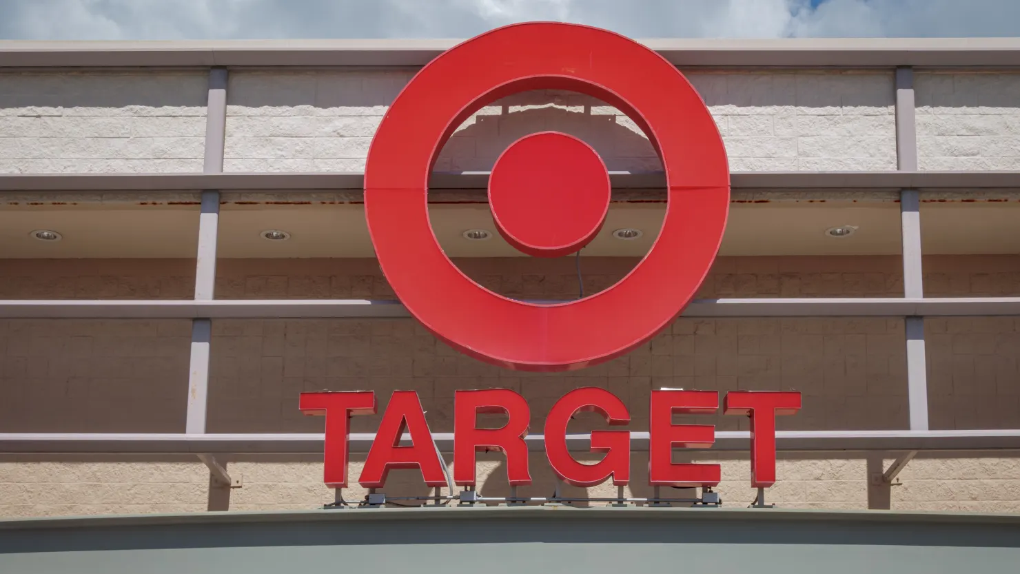 Tensão em Minneapolis: Target fala em 'violência dolorosa', mas evita ...