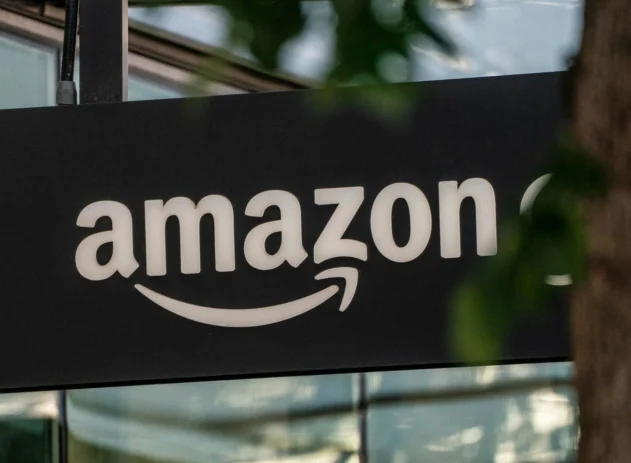 Logo da Amazon em um palca