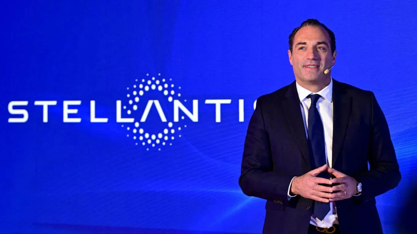 EXCLUSIVO: Stellantis descarta cisão após rombo de R$ 138 bi e retorno aos motores V8