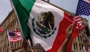 O ministro das Relações Exteriores do Irã, Seyed Abbas Araghchi, intensificou a articulação com aliados regionais após a terceira rodada de negociações nucleares indiretas entre Teerã e Washington, realizada em Genebra, e em meio à elevação das tensões com os Estados Unidos.