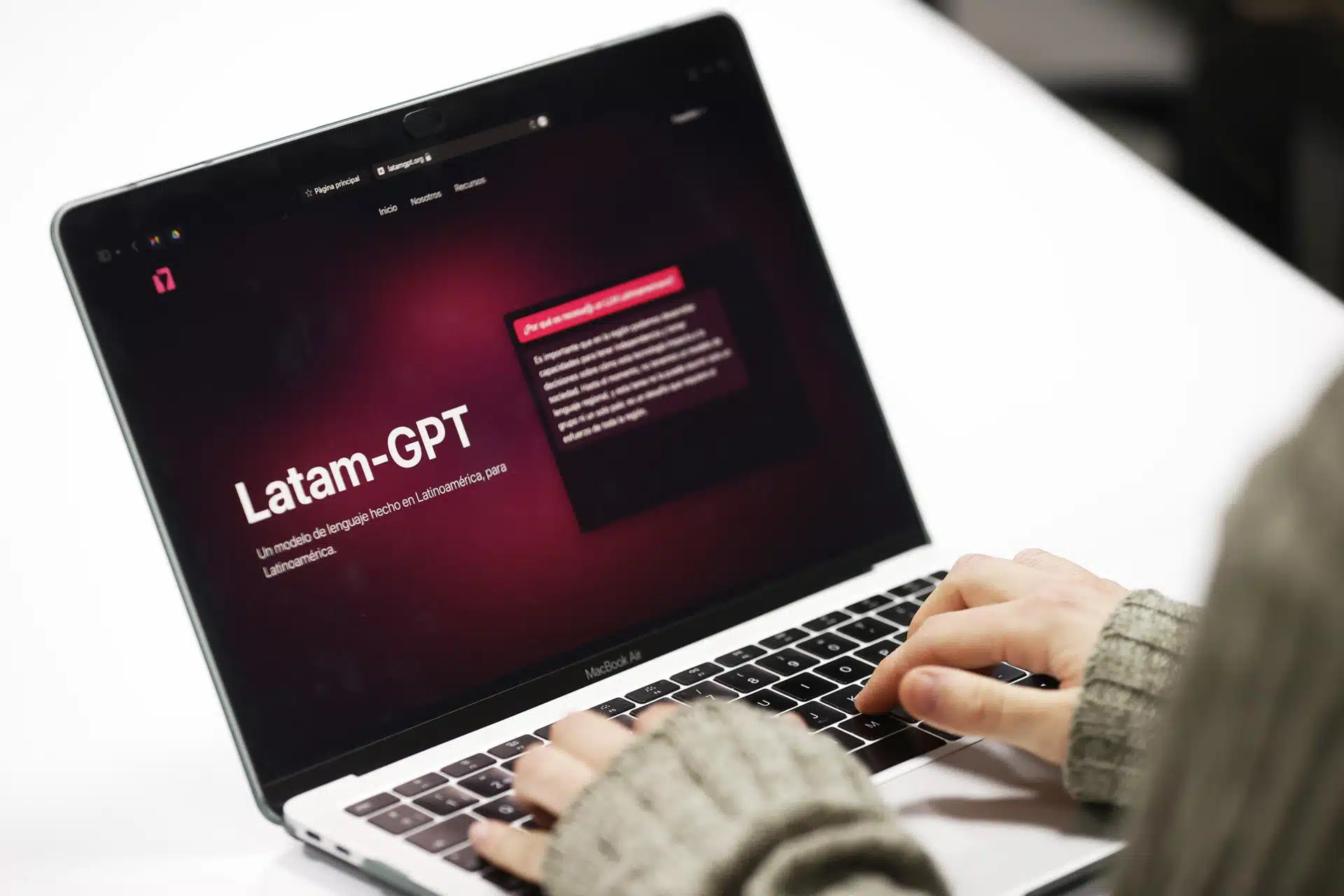 Ser latino nunca esteve tão em alta: Chile lança Latam-GPT para combater preconceitos digitais