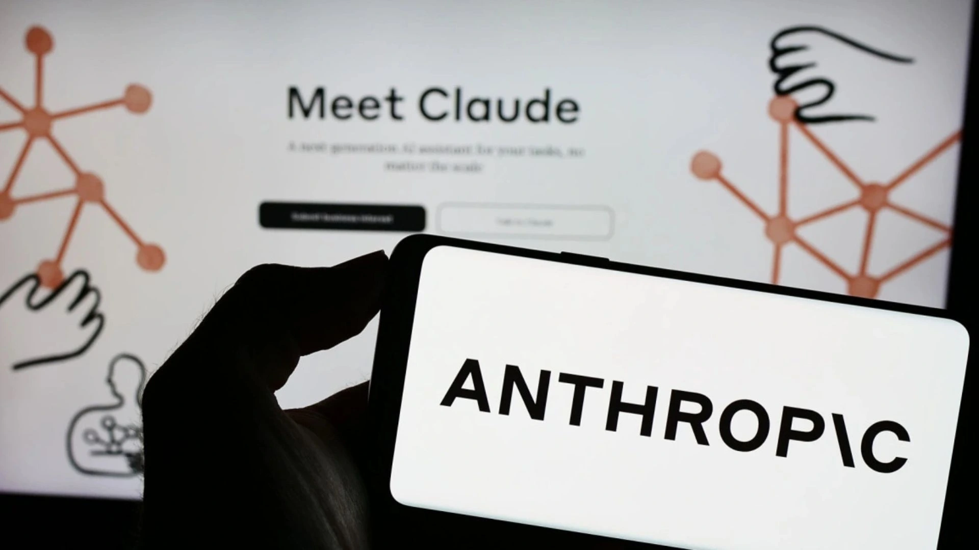 Briga com Trump e Pentágono faz Claude ser a IA mais baixada nas últimas 24 horas; site cai