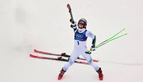 Lucas Pinheiro Braathe celebrando