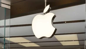 Logo da Apple em uma vitrine