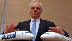 O fundador da companhia área Azul, David Gary Neeleman