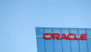 Fachada com logo da Oracle