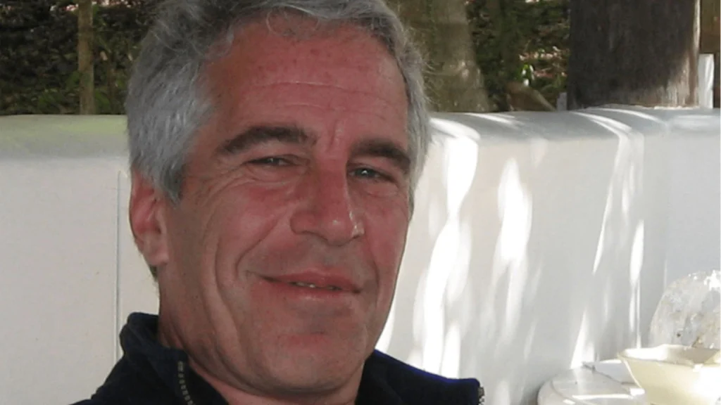 Jeffey Epstein sorrindo