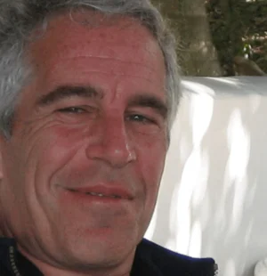 Jeffey Epstein sorrindo