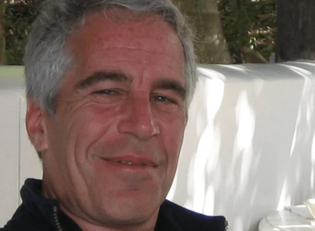 Jeffey Epstein sorrindo