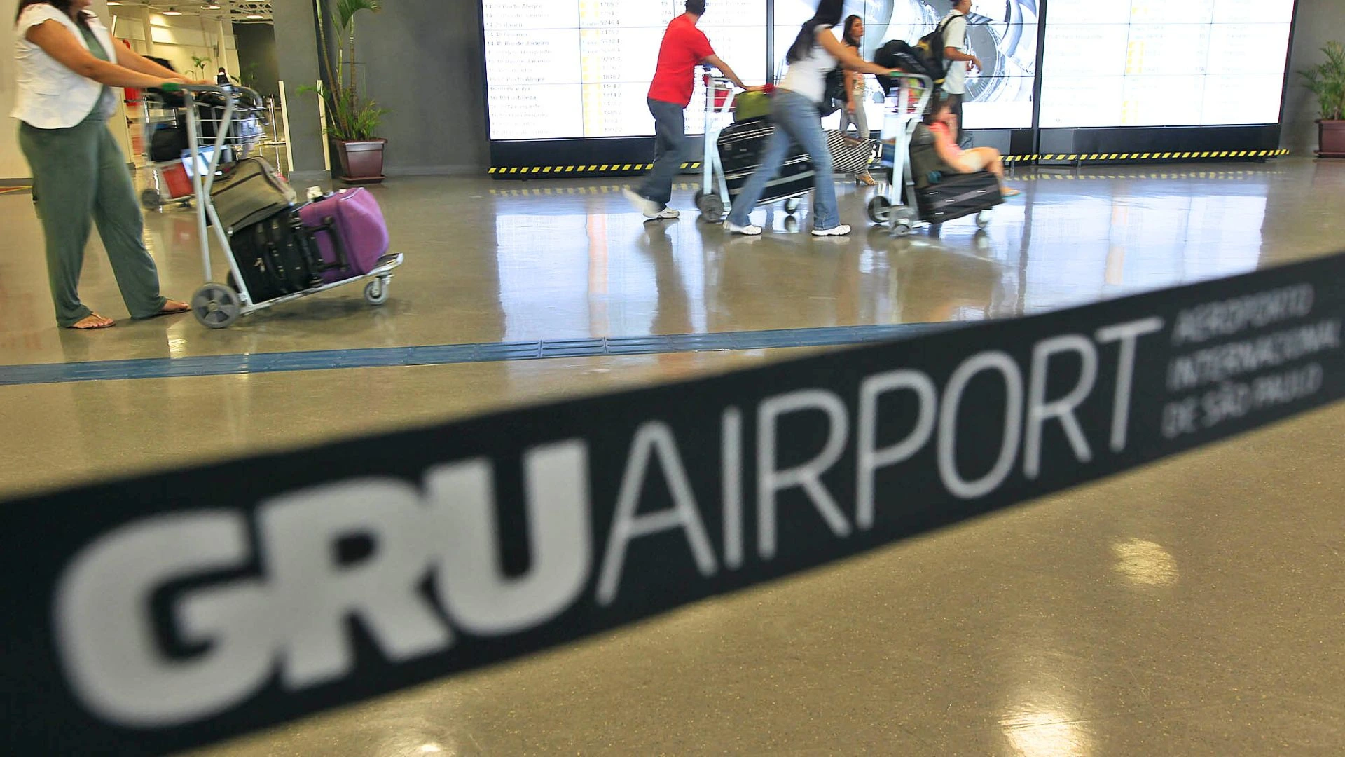 Greve geral na Argentina cancela mais de 200 voos no mundo e atinge Guarulhos