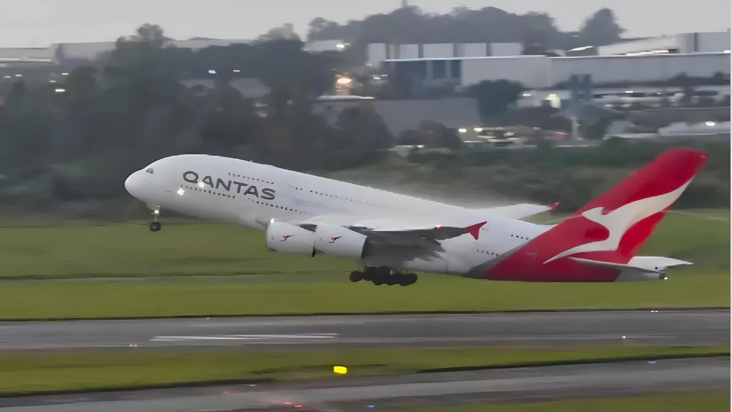 Gigante dos céus da Qantas em Guarulhos após inédito voo direto da Austrália